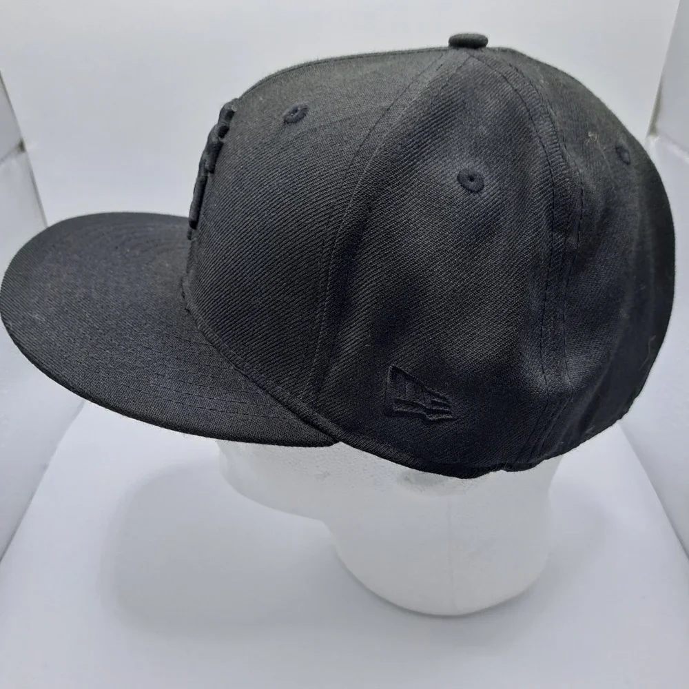 New Era 59FIFTY Francisco Giants All Black Wool Size 7‎ 5/8 Fitted Hat Cap